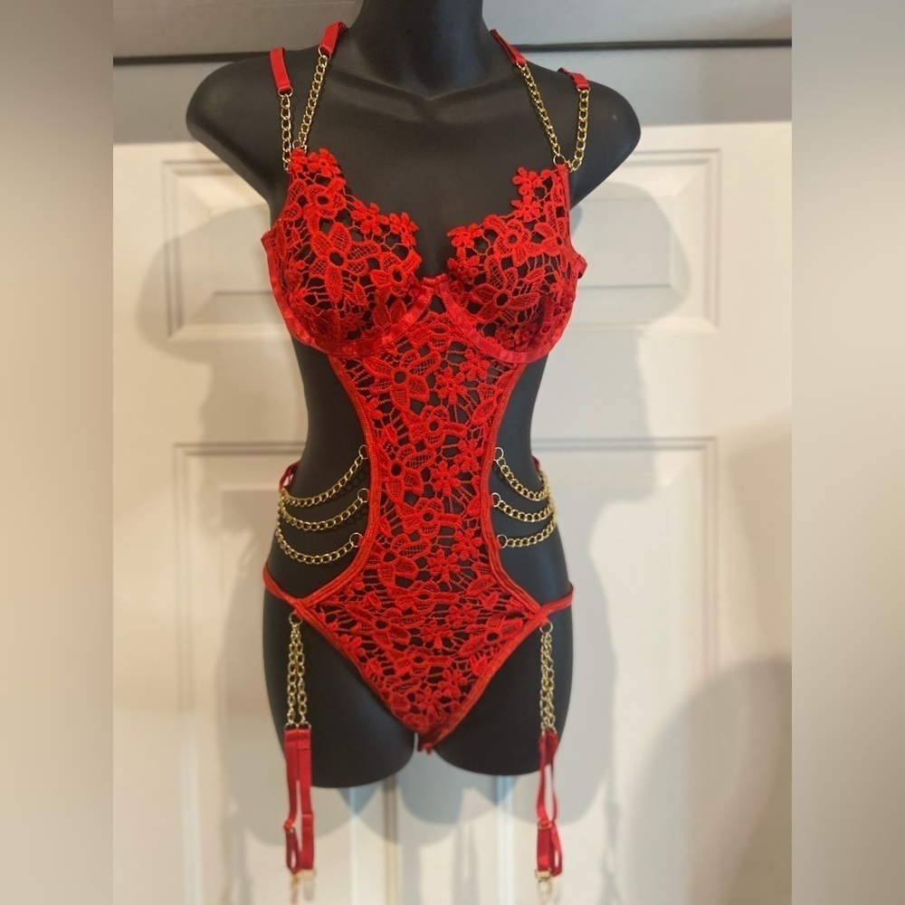 Brahaos~NWOT~Floral Lace~Chain Strap~Garter Belt~Lingerie~Bra & Panty Set~Size M